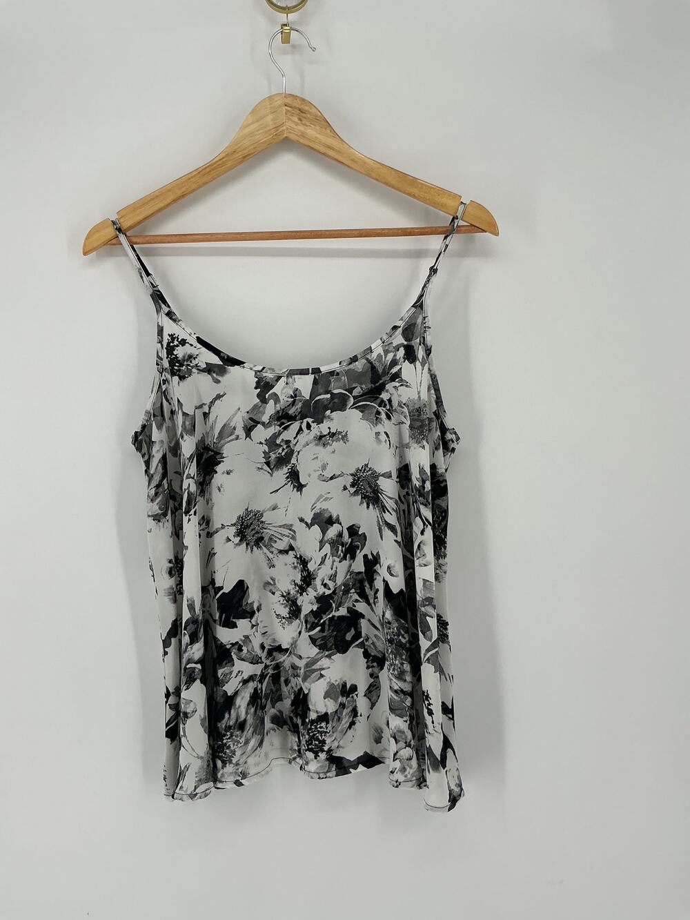 APT 9 Essentials Floral Tank Top Women’s L Black Gray Sleeveless Flowy Blouse